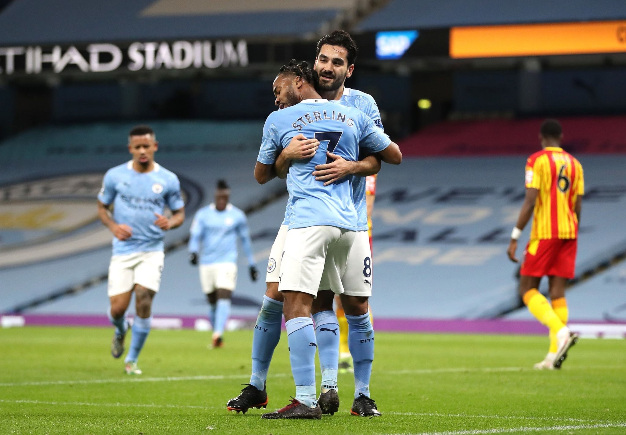 继续稳居联 继续稳居联